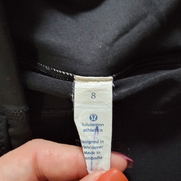 Lululemon shorts/skirt - Picture 2 of 2